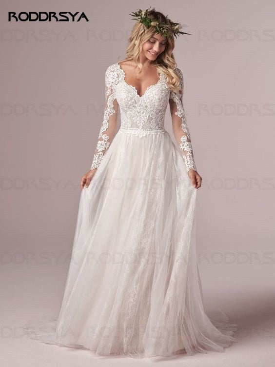 Abito da sposa in tulle con pizzo e maniche lunghe a linea A - Bridetobe.it