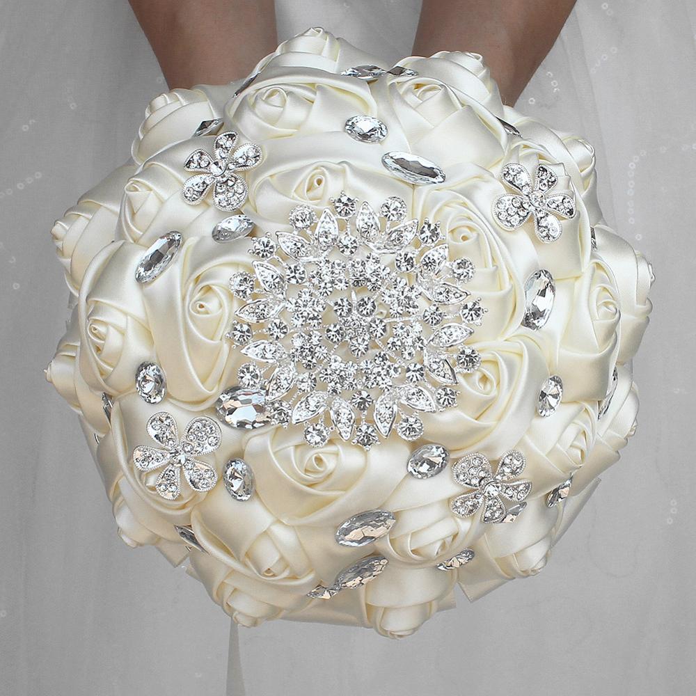 Bouquet da sposa in seta artificiale con perle e strass - Bridetobe.it