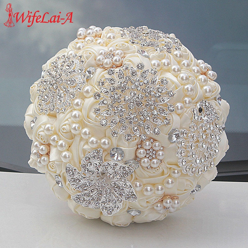 Bouquet da sposa in seta artificiale con perle e strass - Bridetobe.it