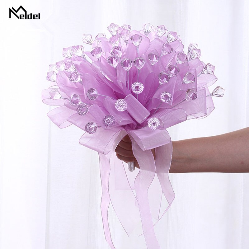 Bouquet da sposa fatto a mano con perle, acrilico e strass - Bridetobe.it