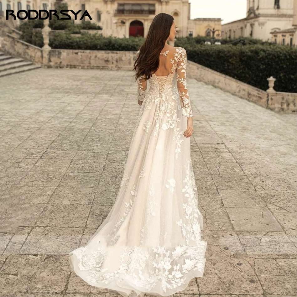 Abito da sposa elegante con collo a O, applicazioni in pizzo, maniche lunghe e linea A - Bridetobe.it