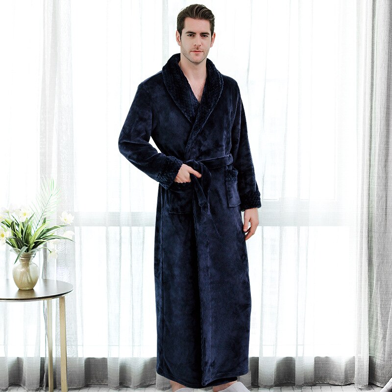 Accappatoio in morbido pile di coral fleece, spesso e caldo, con kimono termico in flanella personalizzabile con nome e data degli sposi. Perfetto come pigiama da notte per uomo e donna. - Bridetobe.it