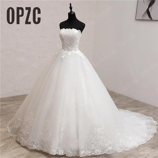 Abito da sposa senza maniche con spalle scoperte, pizzo ricamato e senza spalline - Bridetobe.it