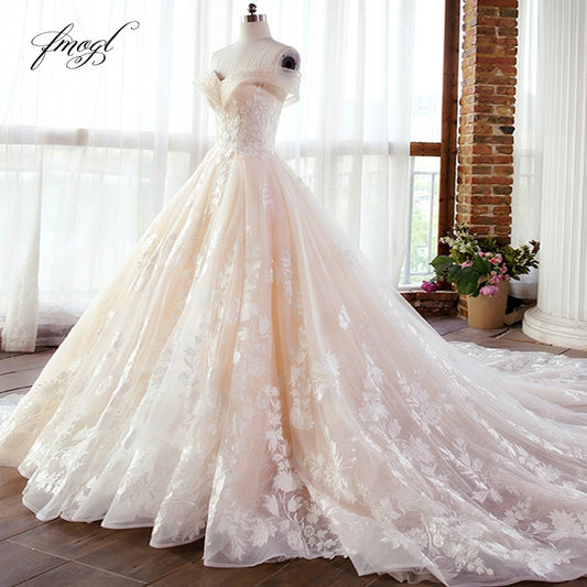 Robe de mariée en dentelle volantée 2023 Décolleté bateau illusion sexy, appliques en dentelle et perles, robe de mariée dos ouvert