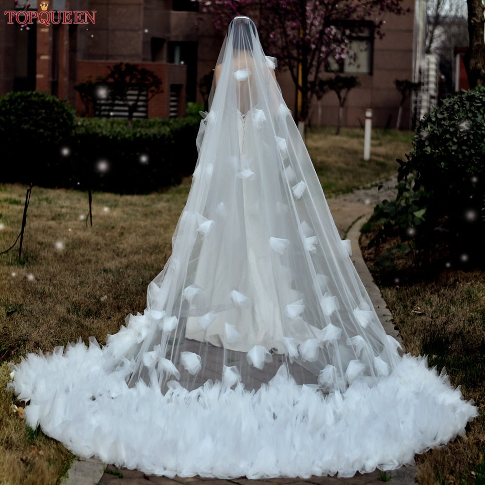 Velo da Sposa di Lusso 2023 con Blusher in Tulle Morbido a 2 Strati Lunghezza Cattedrale 5M con Fiori e Pettine - Bridetobe.it