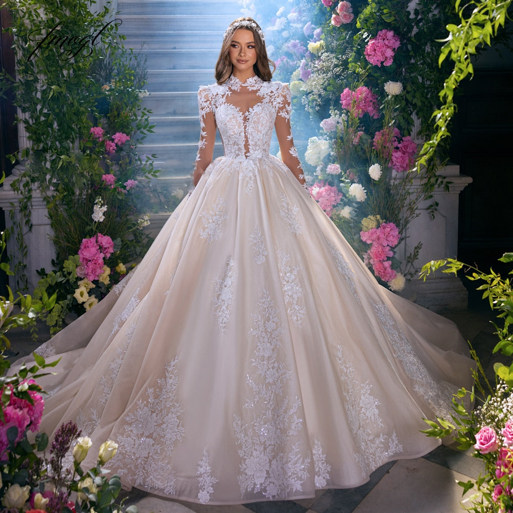 Abito da Sposa A-Line Elegante Principessa 2023: Scollo Alto e Maniche Lunghe in Pizzo per un Look Romantico di Lusso