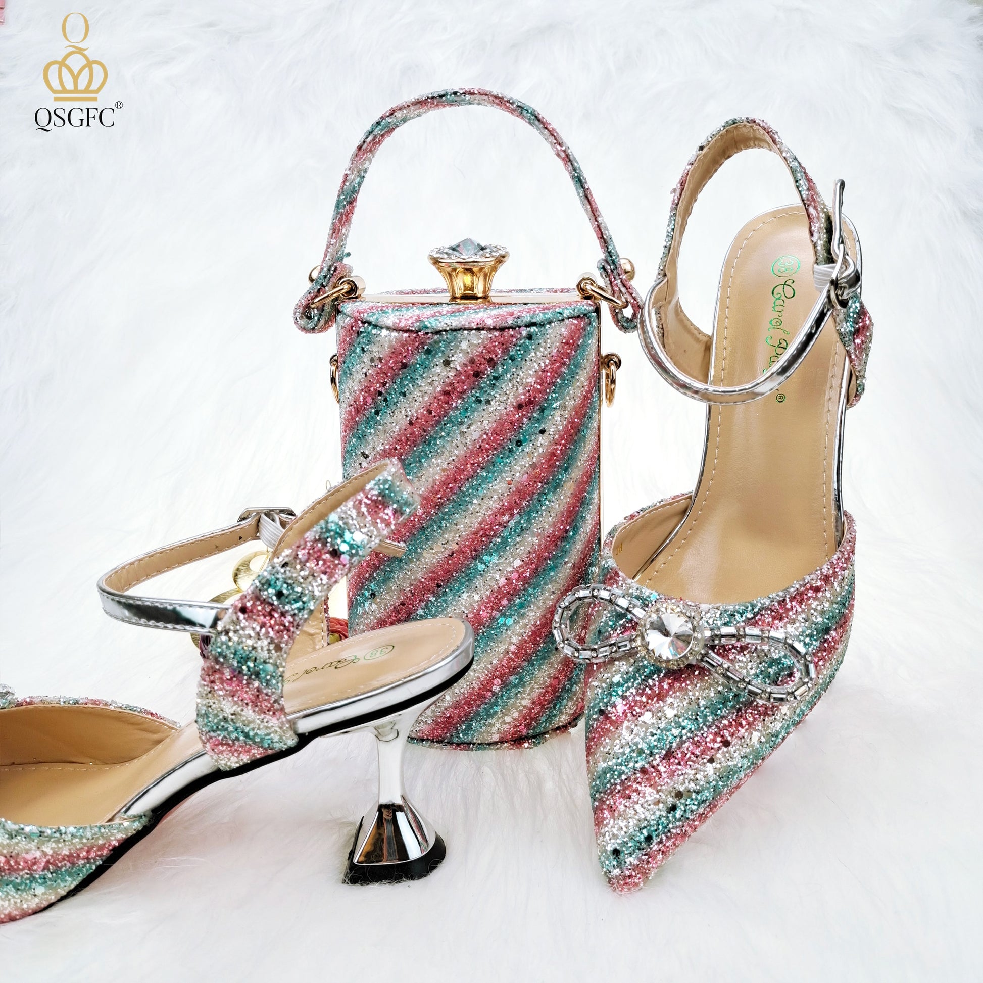 Set scarpe e borsa da donna a righe Champagne fatte a mano con sequins e farfalla di diamanti - Bridetobe.it