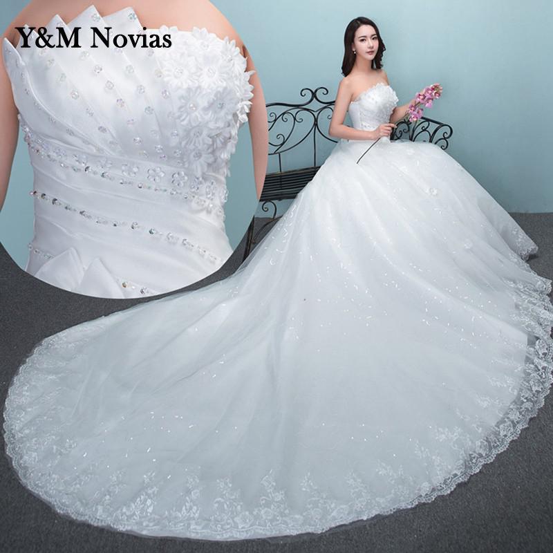 Vestito da sposa di lusso con strascico spazzola con perline e allacciatura in pizzo, sexy e senza spalline, abito da sposa con applicazioni - Vestido De Noiva - Bridetobe.it