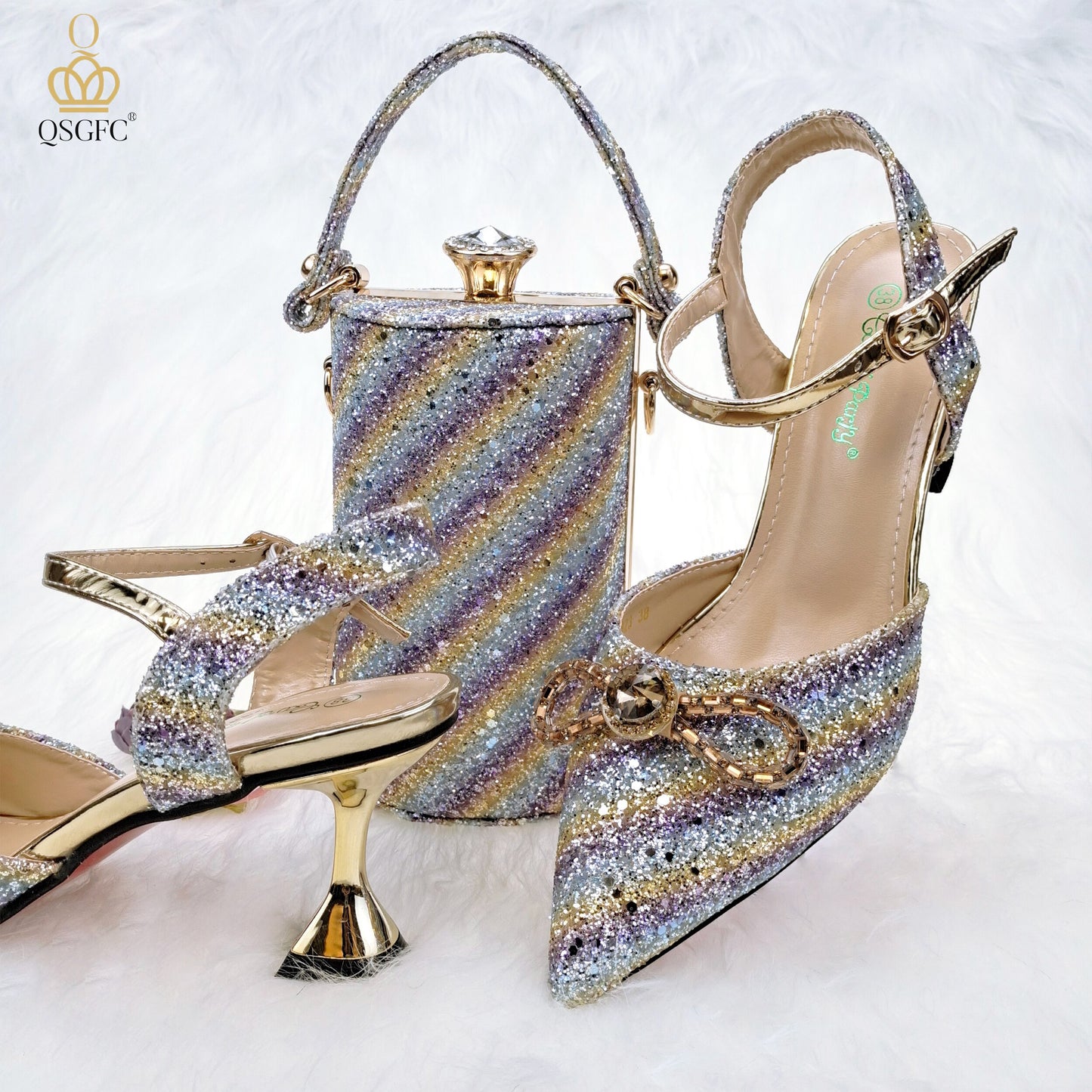 Set scarpe e borsa da donna a righe Champagne fatte a mano con sequins e farfalla di diamanti - Bridetobe.it