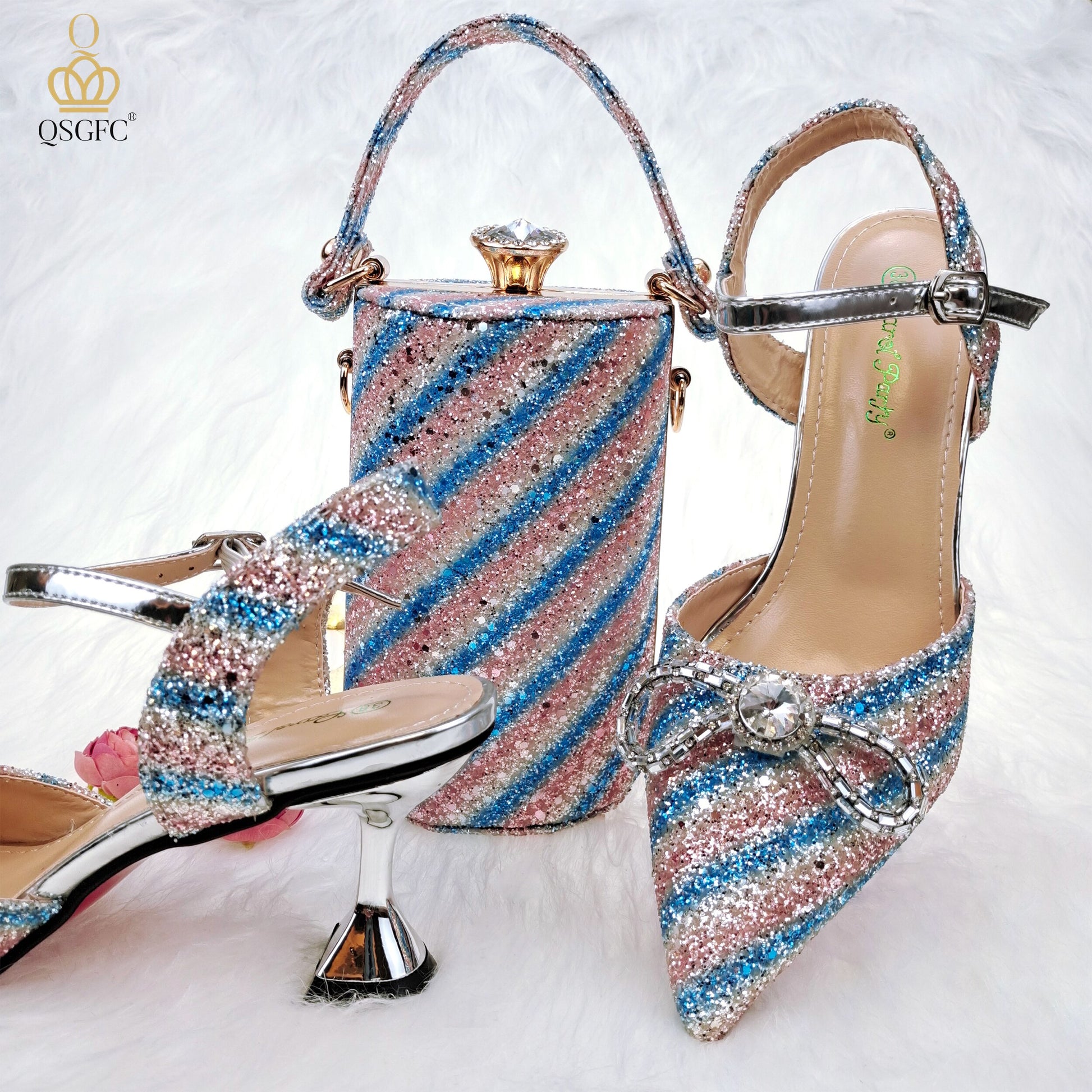 Set scarpe e borsa da donna a righe Champagne fatte a mano con sequins e farfalla di diamanti - Bridetobe.it