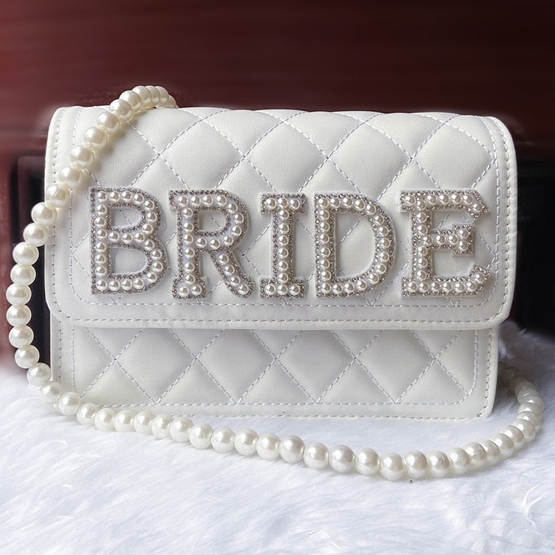 Borsa personalizzata per la sposa , Regalo di Matrimonio, Fidanzamento, Luna di miele e Addio al nubilato con perle e design da spiaggia e piscina - Bridetobe.it