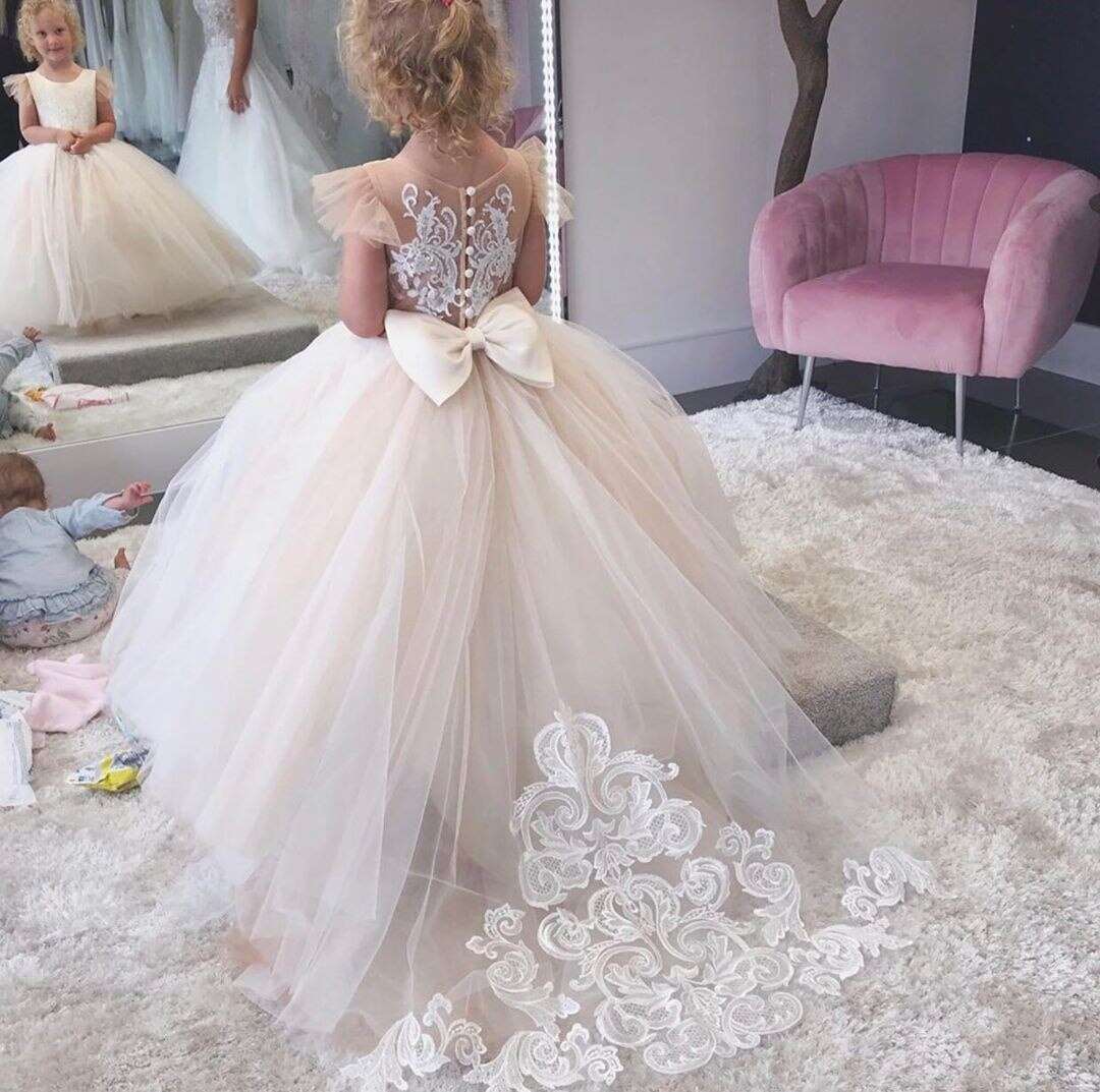 Abito da ballo senza maniche con scollo a V, con fiocco in pizzo e tulle applicato a fiori per bambine - Bridetobe.it