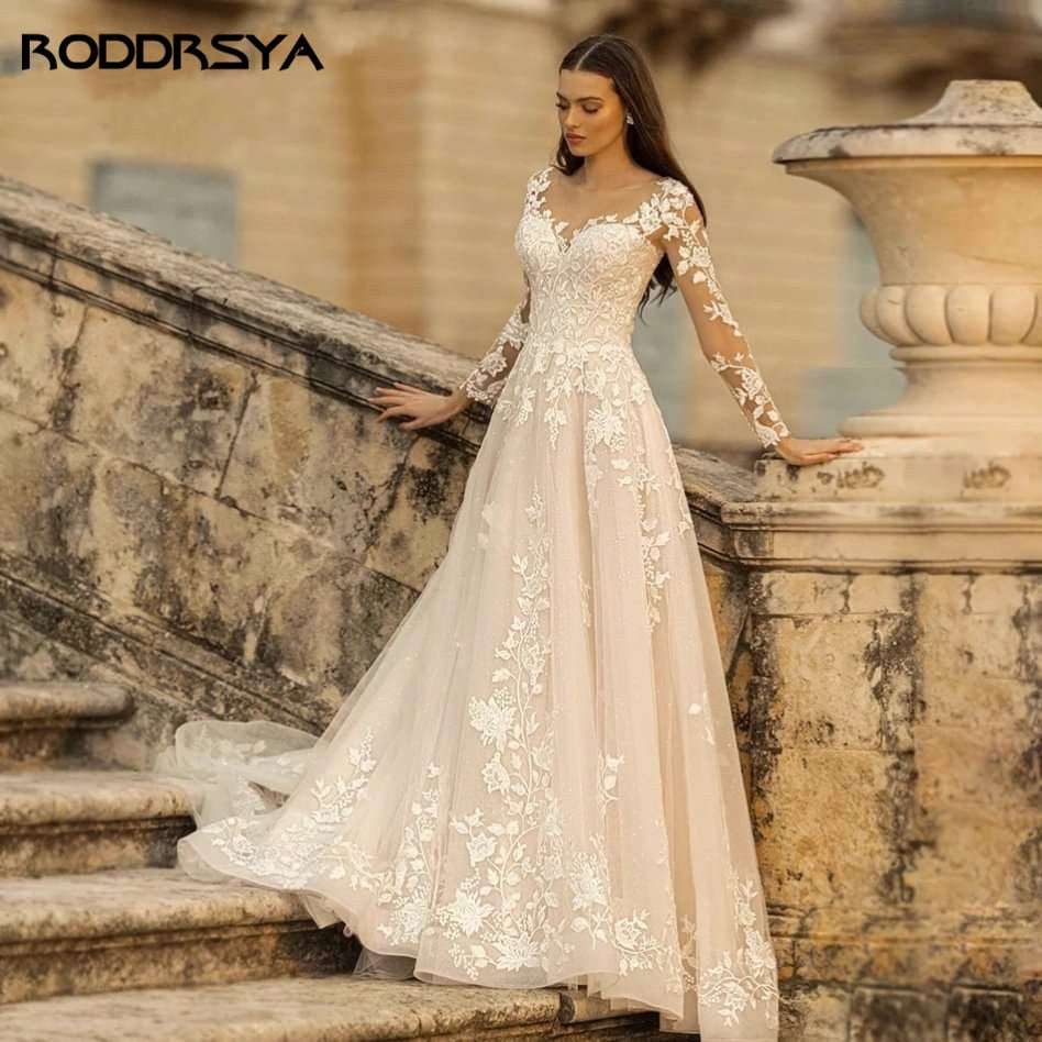 Abito da sposa elegante con collo a O, applicazioni in pizzo, maniche lunghe e linea A - Bridetobe.it