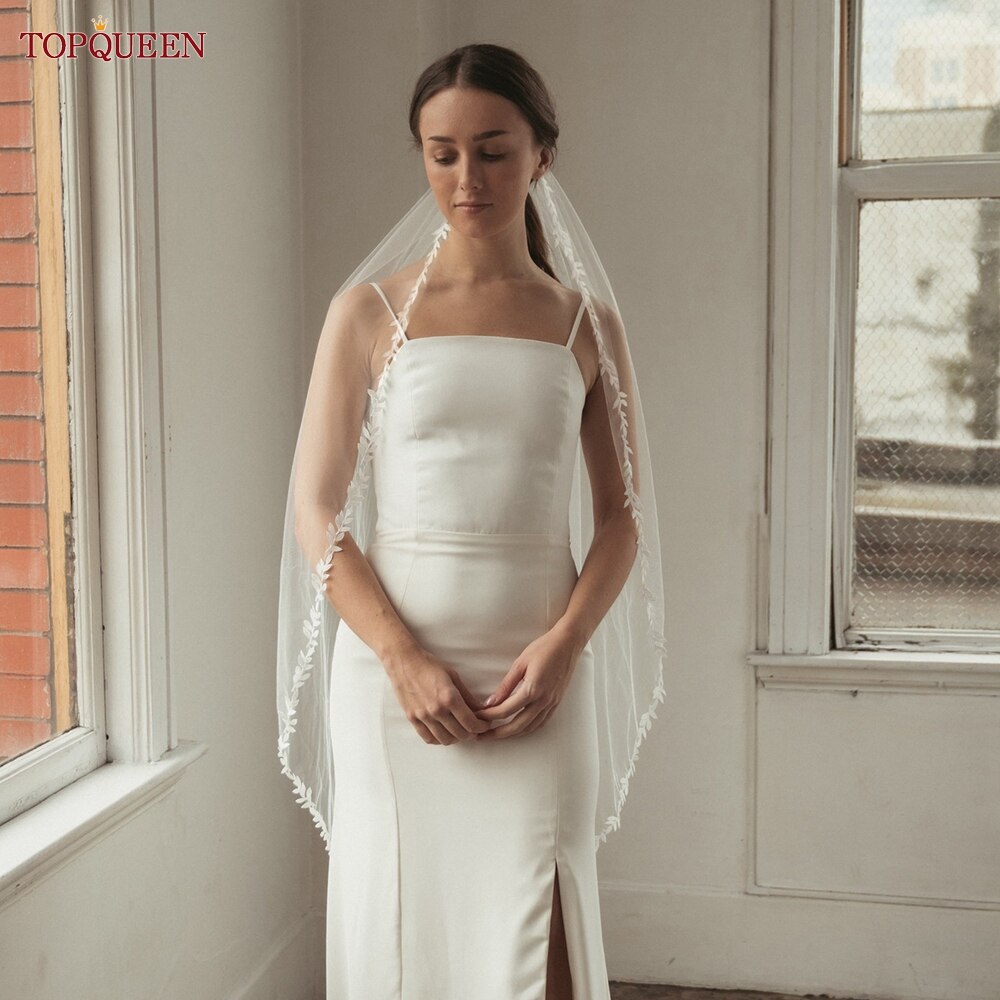 Velo da sposa in pizzo e tulle fatti a mano - Semplice ed elegante - Bridetobe.it