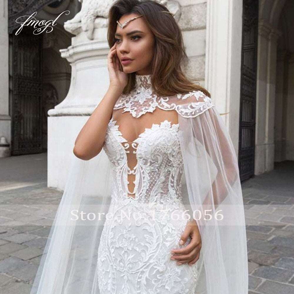 Abito da sposa a sirena con scollo a cuore e dettagli in pizzo e bottoni - Bridetobe.it