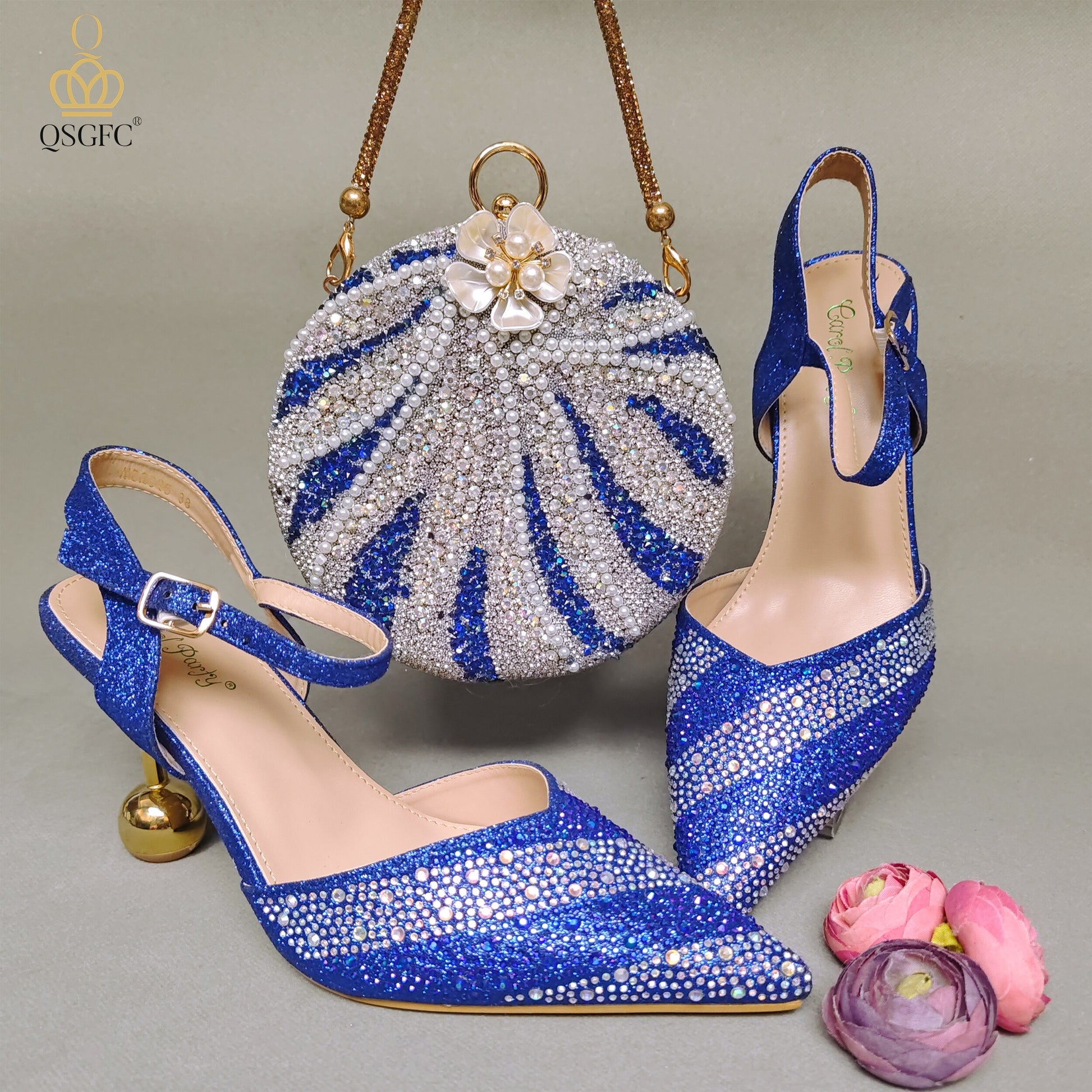 Set scarpe e borsa da sposa in diamante scintillante blu e fiore di perla di nuovo design italiano - Bridetobe.it