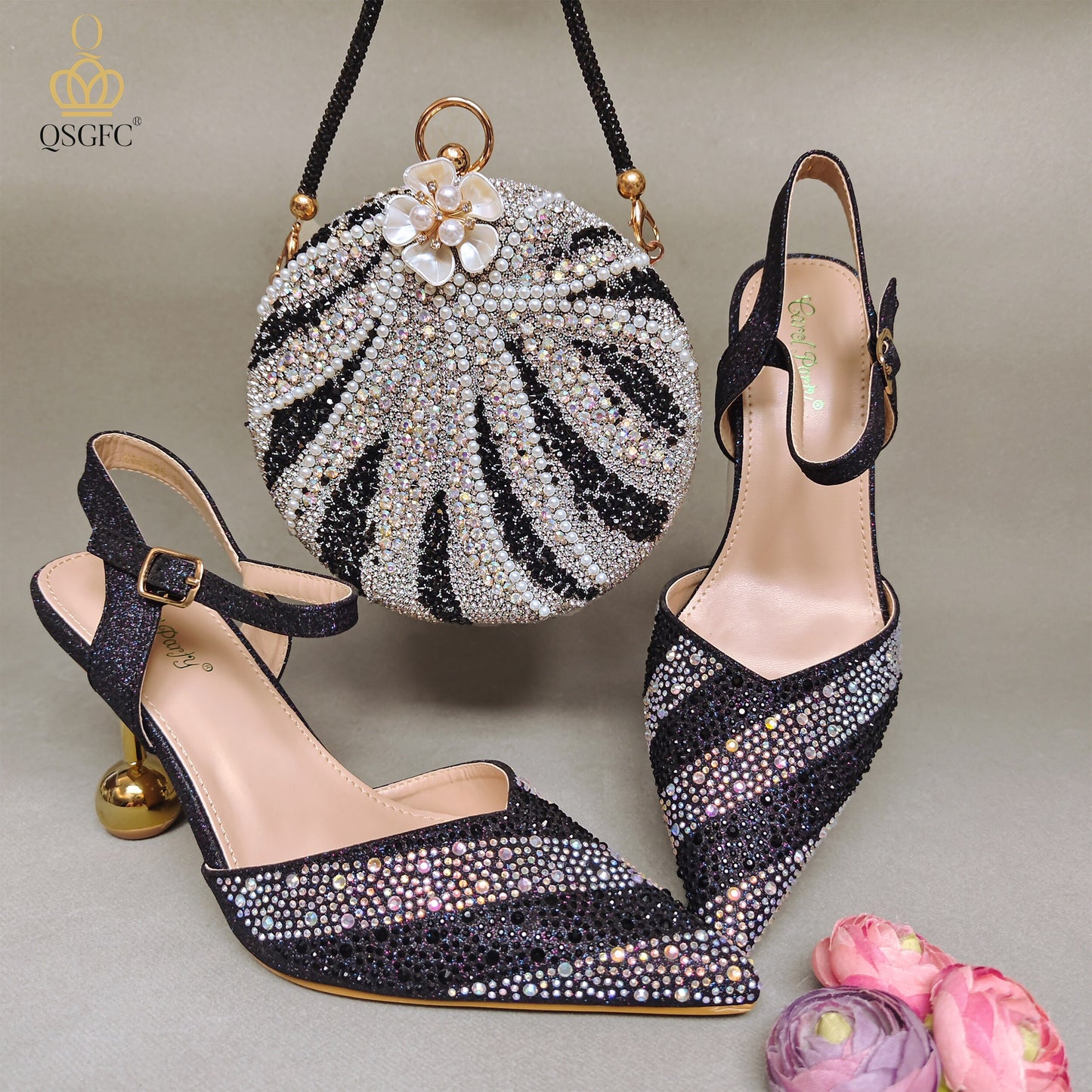 Set scarpe e borsa da sposa in diamante scintillante blu e fiore di perla di nuovo design italiano - Bridetobe.it