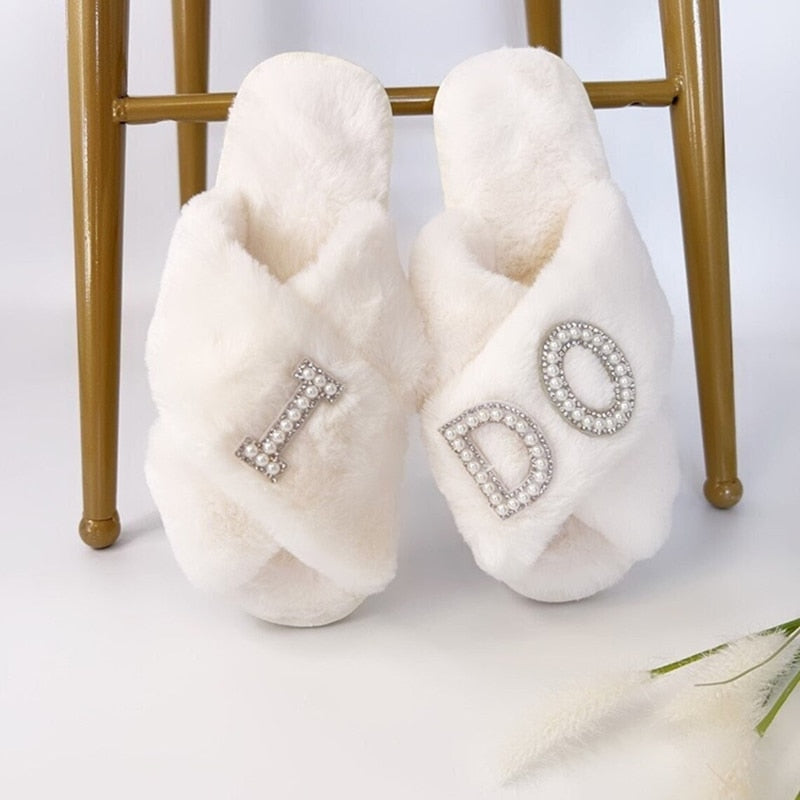 Pantofole da sposa personalizzate morbide e comode "I DO" per il giorno del matrimonio - Bridetobe.it