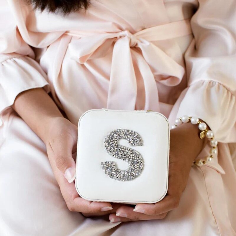 Porta gioielli personalizzata per Matrimonio, Fidanzamento, Addio al nubilato, Compleanno, Natale - Regalo per la sposa, damigella d'onore e amica - Bridetobe.it