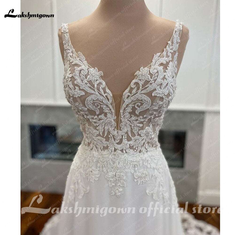 Abito da sposa in chiffon lussuoso con schiena scoperta, applicazioni in pizzo boho vintage e scollo a V (2023) - Bridetobe.it