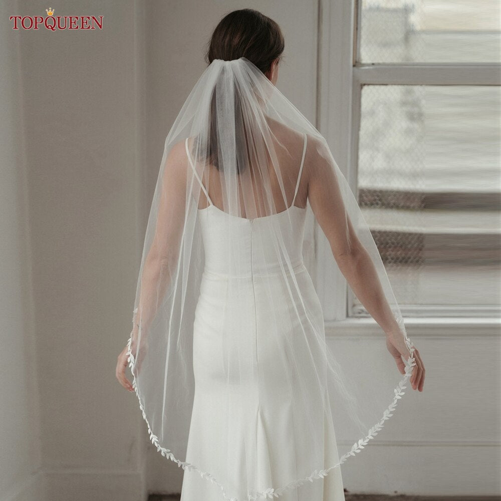 Velo da sposa in pizzo e tulle fatti a mano - Semplice ed elegante - Bridetobe.it