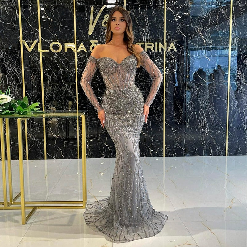 Abito da Sera di Lusso Grigio Sirena Dubai: Elegante con Spalle Scoperte e Dettagli Oro per Prom e Matrimoni - Abiti Formale per Donne