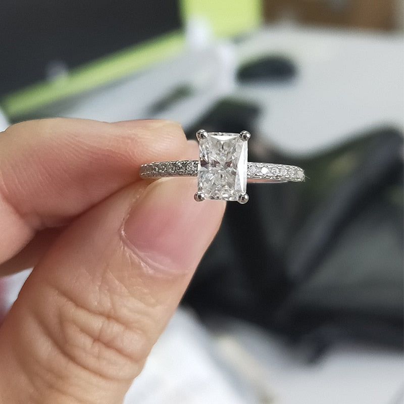 Anello di fidanzamento con diamante moissanite taglio Radiant 2/1ct GRA certificato in argento sterling 925 placcato - Bridetobe.it