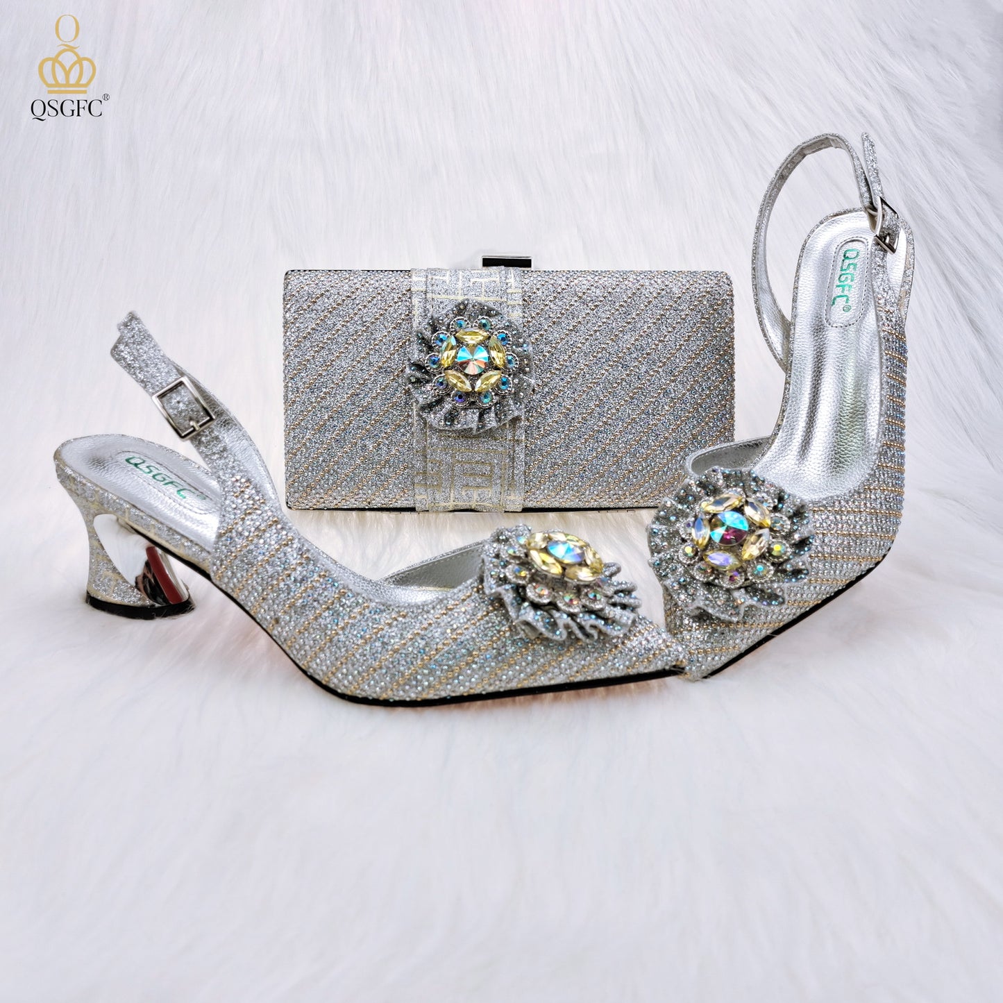 Scarpe eleganti artigianali con tacco medio a punta e design a fiore di diamanti con clutch abbinata per signore/ set di scarpe e borsa per feste e matrimoni. - Bridetobe.it