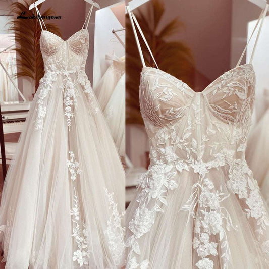 Abito da Sposa di Lusso in Pizzo Principessa 2023 con Spalline Sottili e Lunga Coda in Tulle - Bridetobe.it