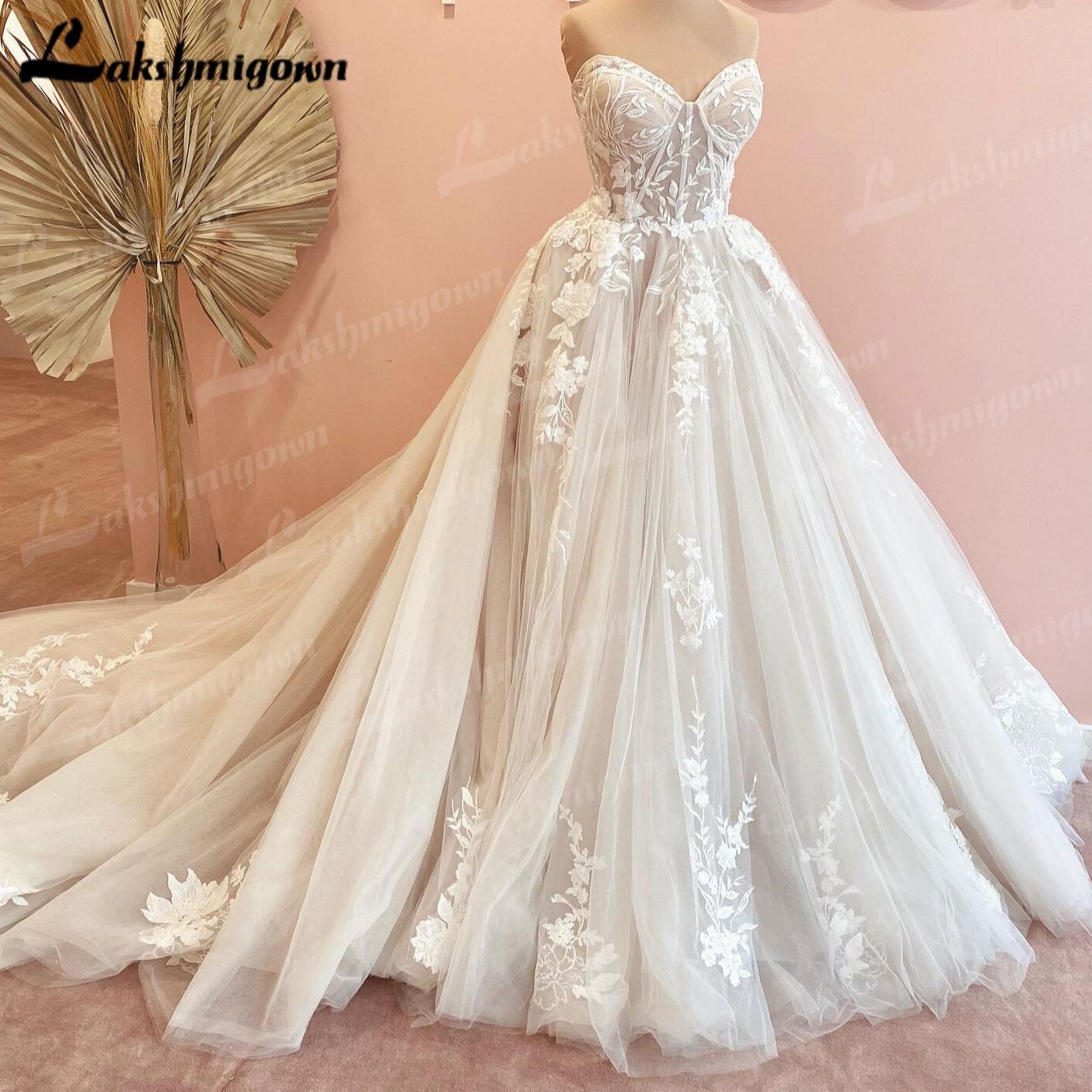 Abito da sposa in tulle di lusso con strascico a corte e senza maniche con pizzo 2023 Vestido - Bridetobe.it