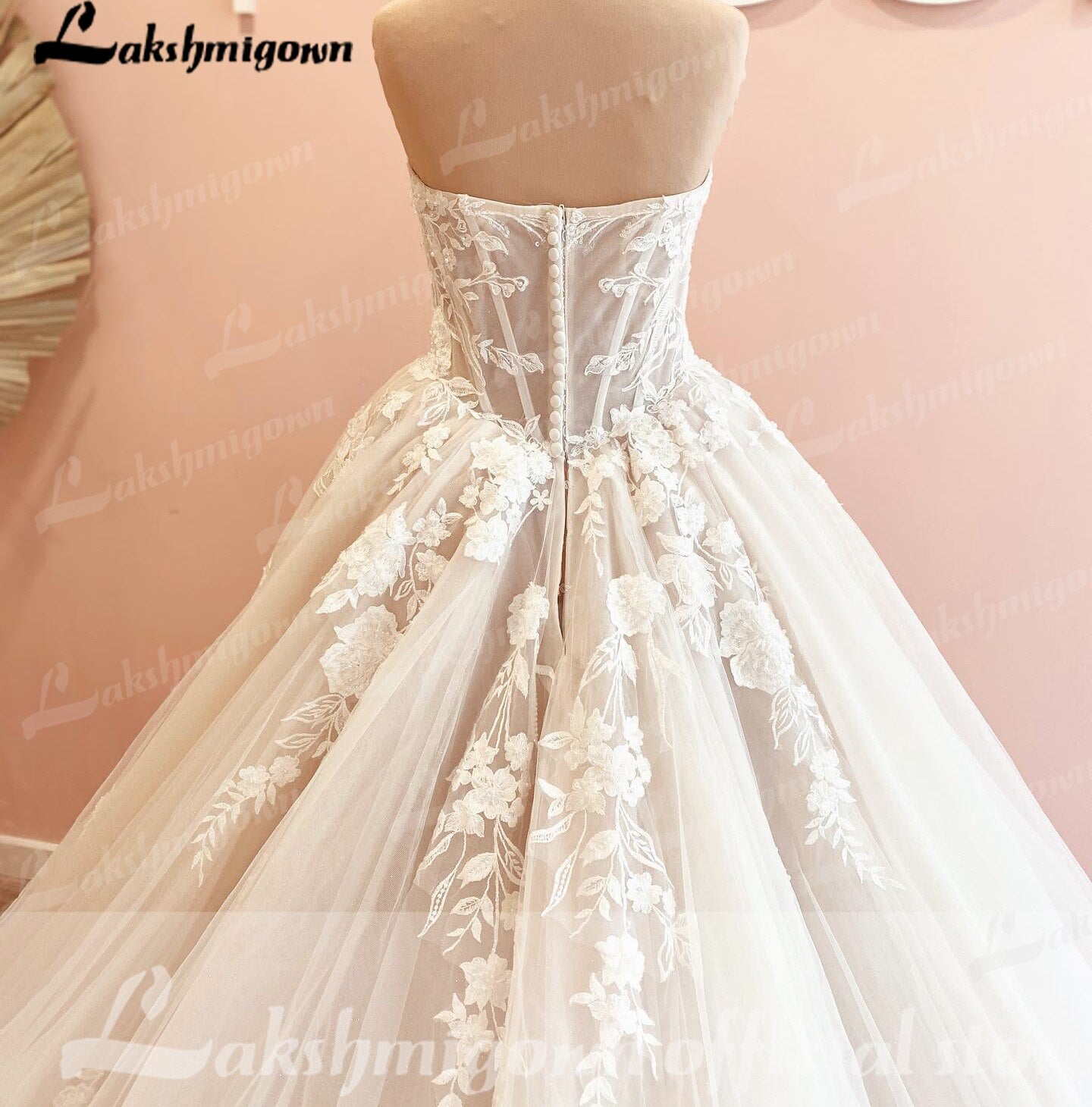 Abito da sposa in tulle di lusso con strascico a corte e senza maniche con pizzo 2023 Vestido - Bridetobe.it