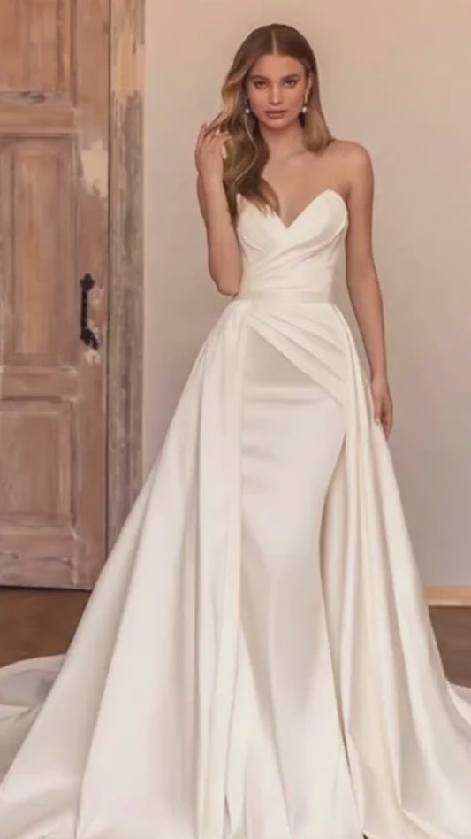 Robe de mariée sirène en satin ivoire avec queue amovible